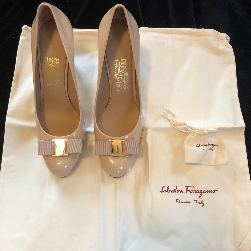Salvatore Ferragamo Vara bow patent pumps